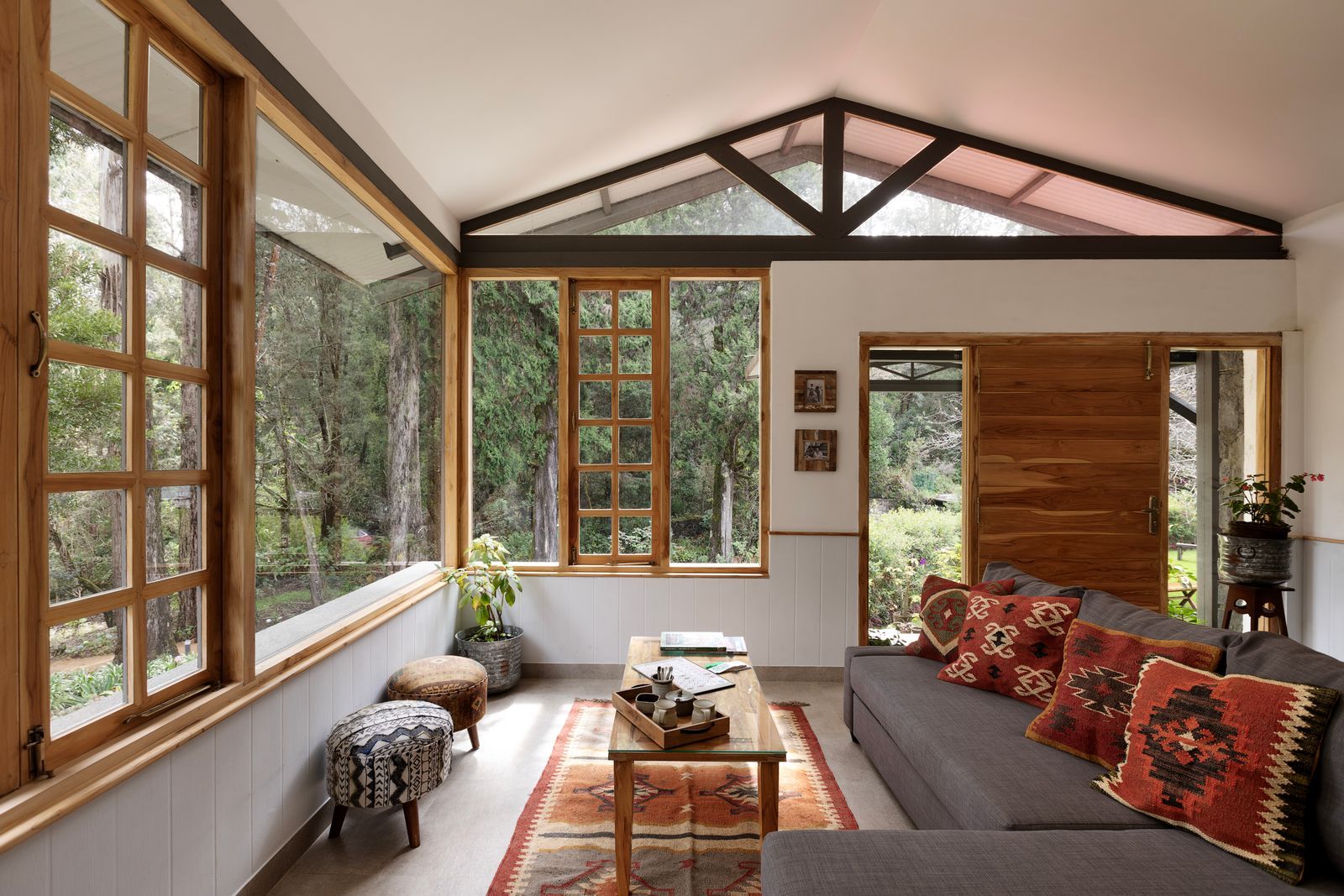 Vistascapes Sunroom Construction Service - All-Season Endurance